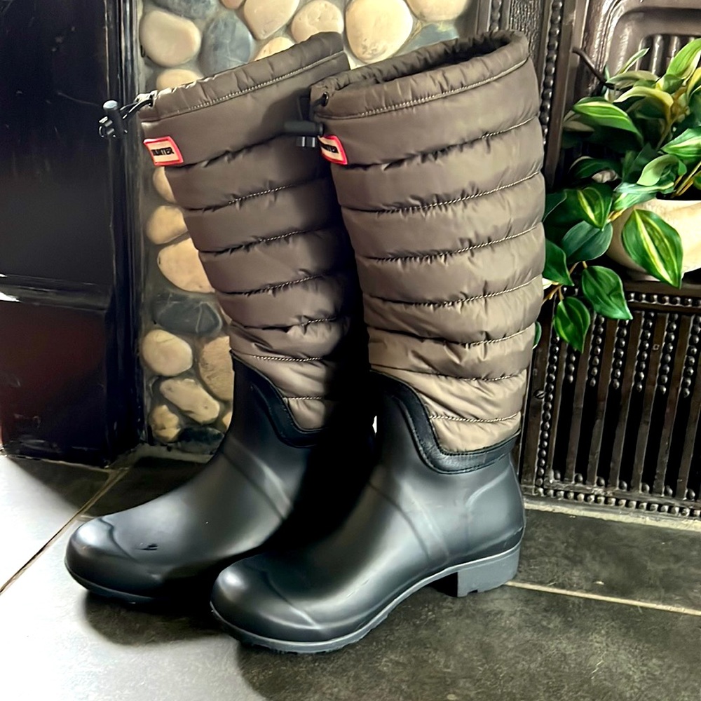HUNTER Original Quilted Tall Winter Rain Boots - Puffer Style - Black and Green